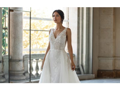 The convertible wedding dress? Yes, it’s a thing!