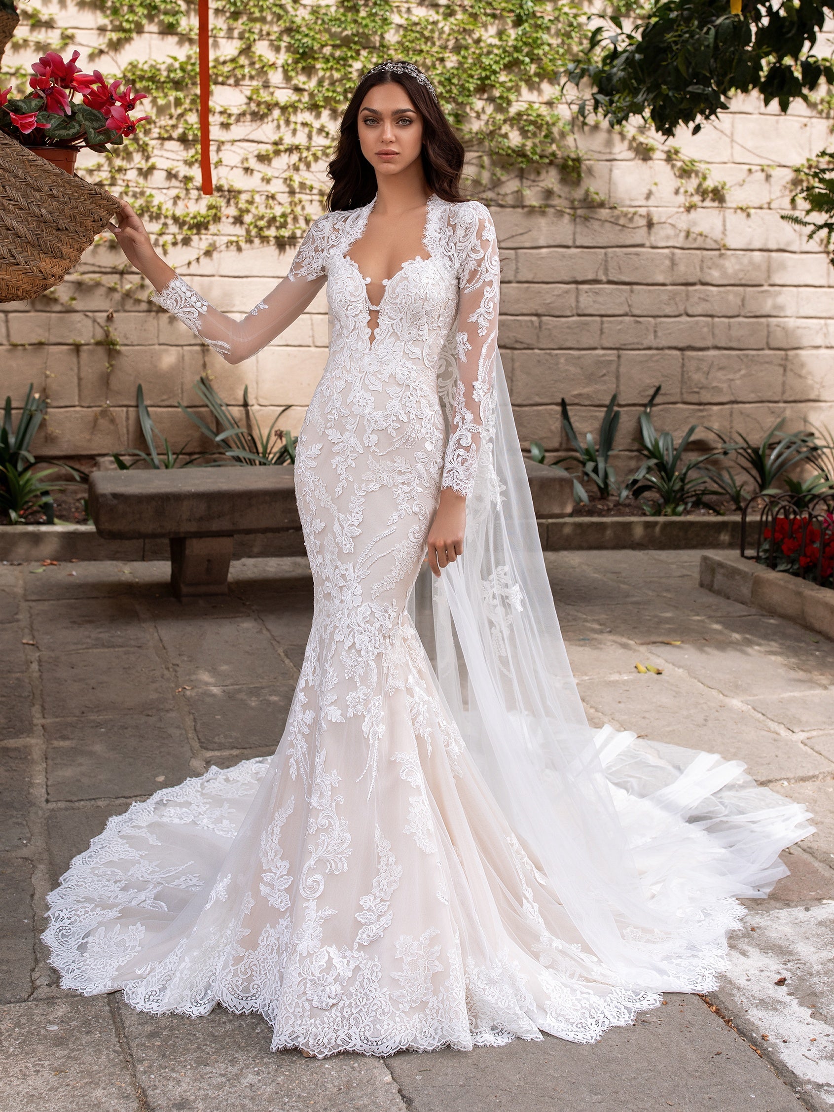 Pronovias long on sale sleeve lace