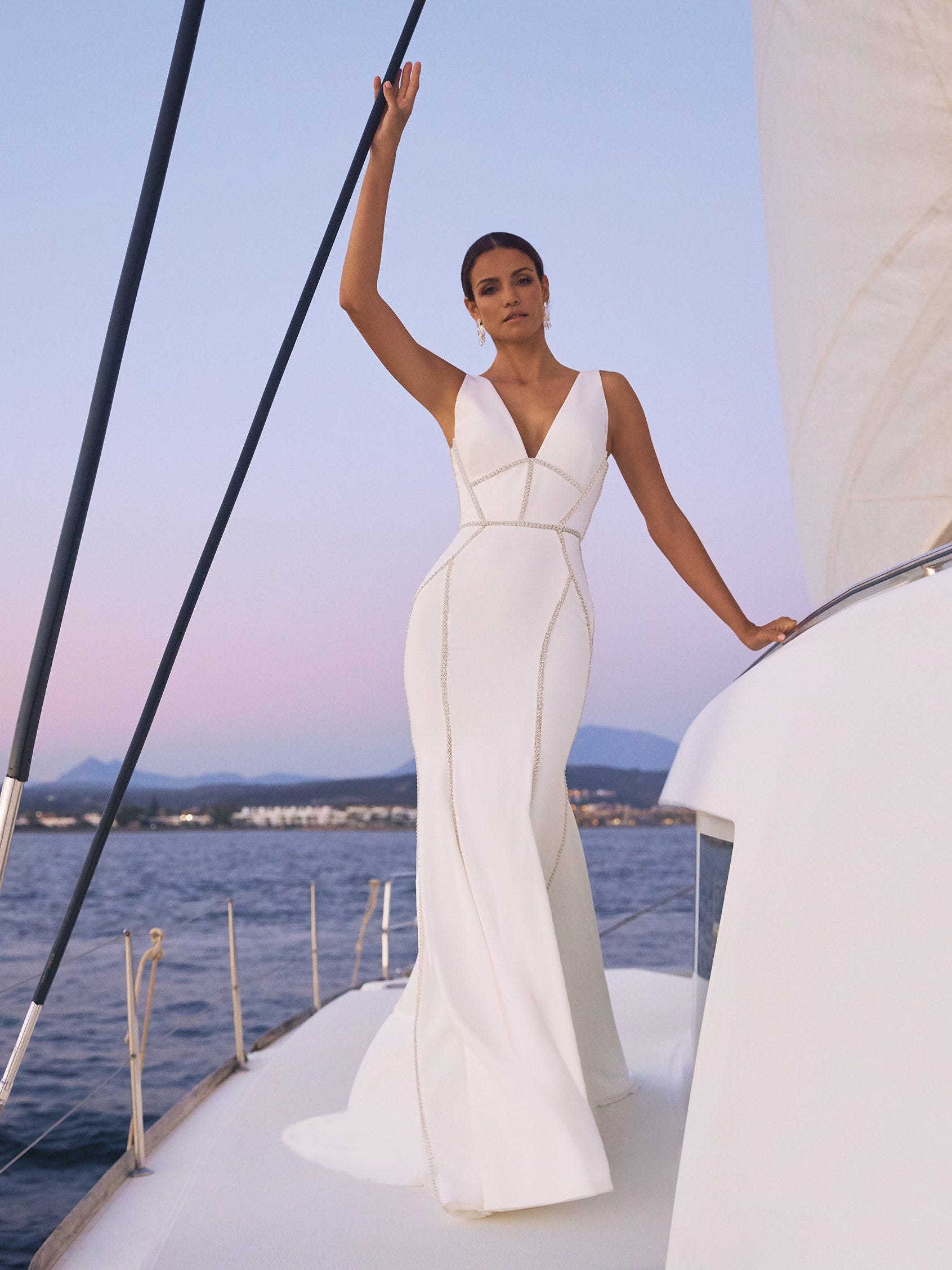 Plunging Grecian Goddess Wedding Dress / Classic Bridal Gown / Pleated  Bride Style / Elegant V Neck Sleeveless Wedding / Modern Bride Serena -  Etsy Israel