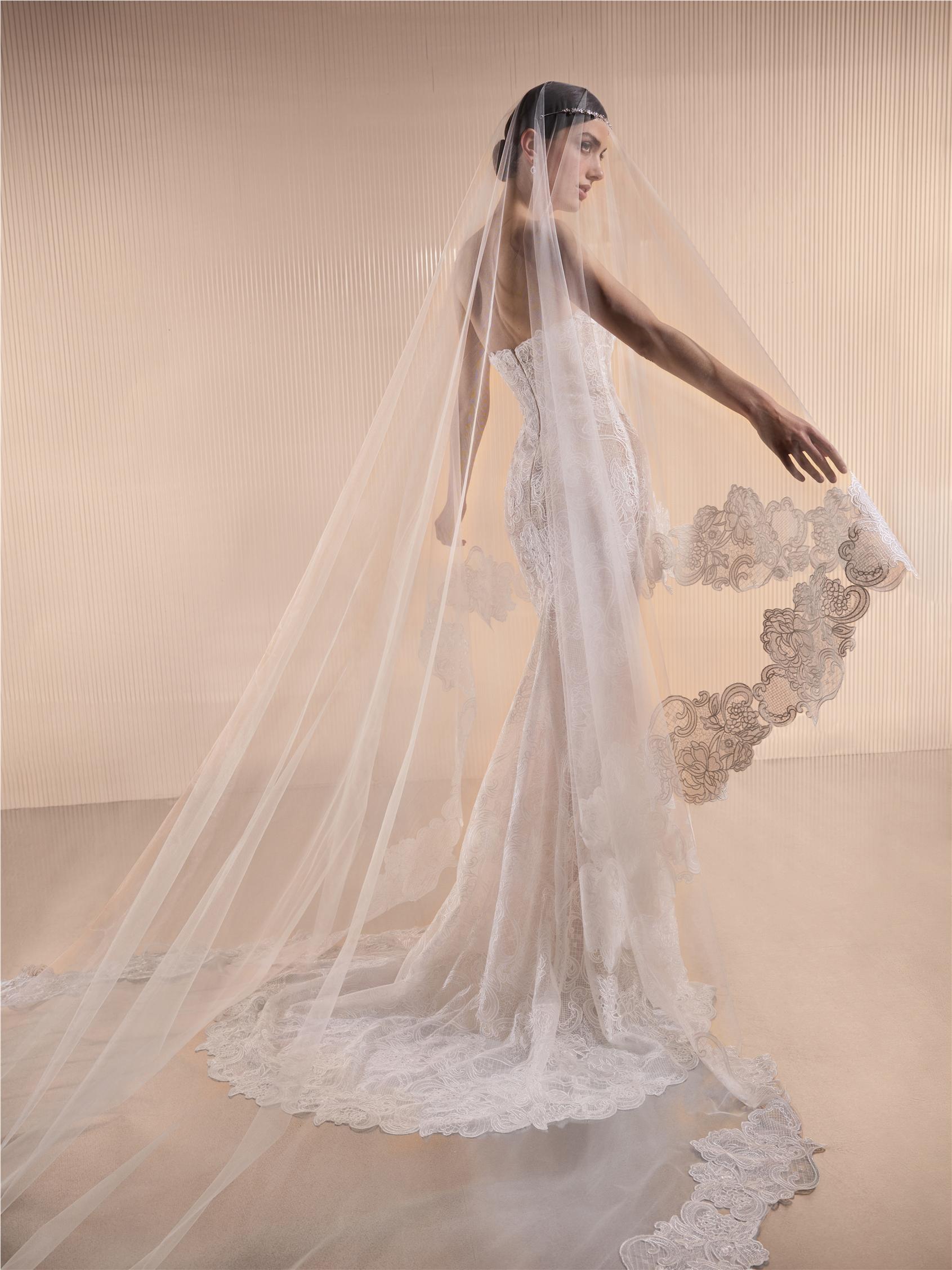 CERELISE | Lace mermaid gown with sweetheart neckline | Pronovias