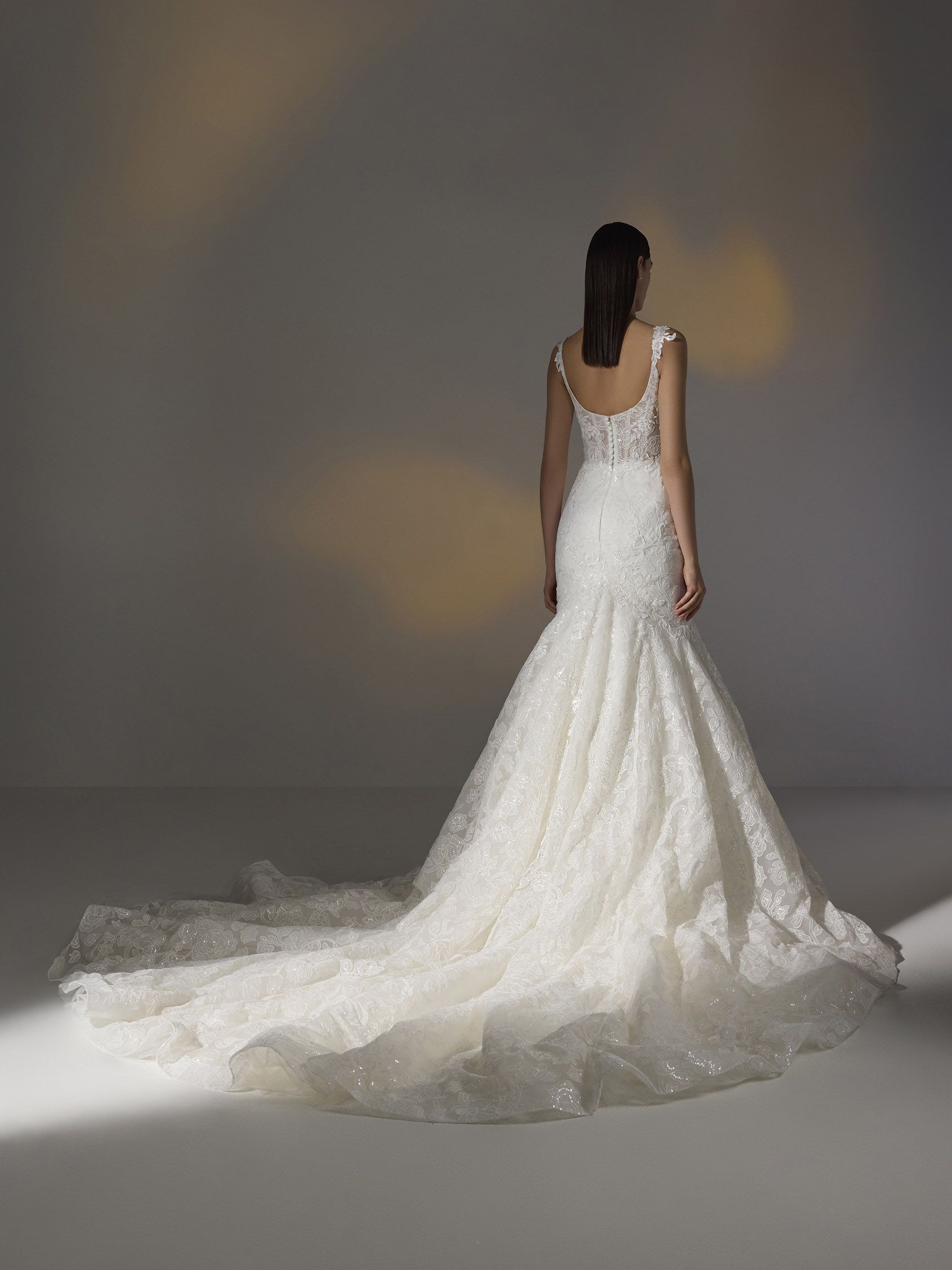 Robes de mariee bustier courtes et longues Pronovias