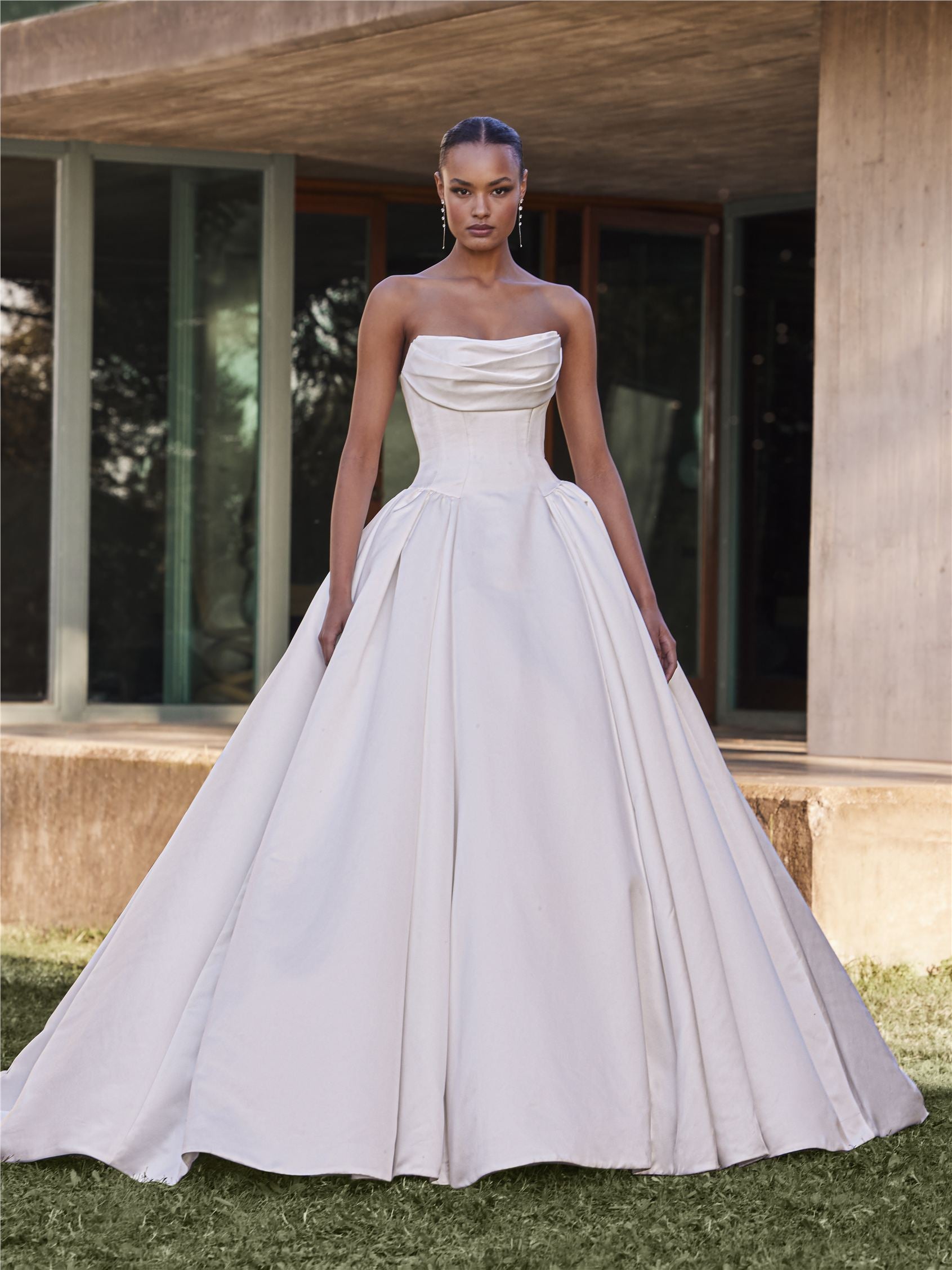 Wedding Dresses & Bridal Gowns | Pronovias Wedding Dresses & Bridal Gowns | Pronovias
