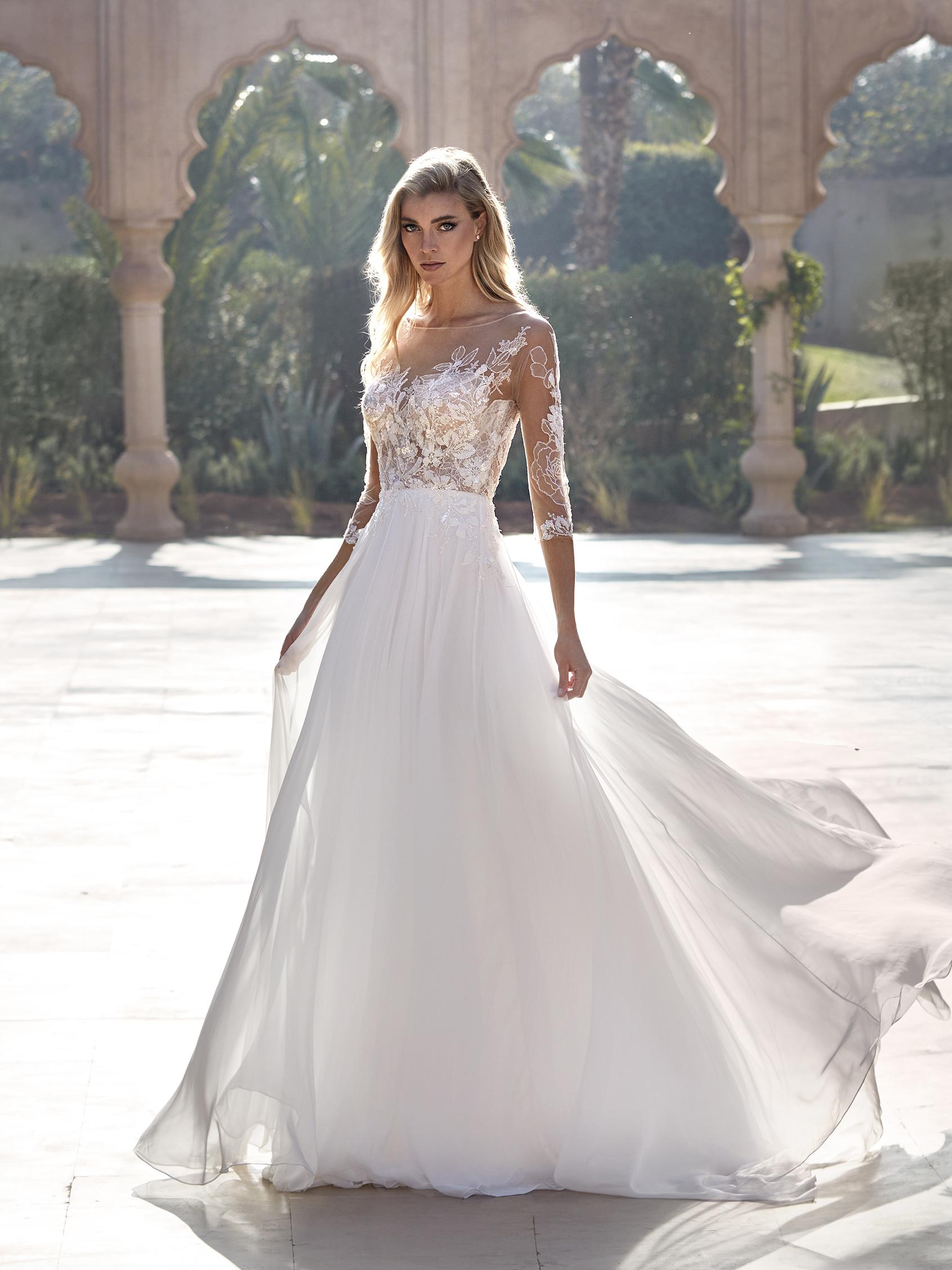 Greek Wedding Dresses: 21 Goddesses Styles + FAQs | Greek wedding dresses,  Wedding dress train, Cheap wedding dress