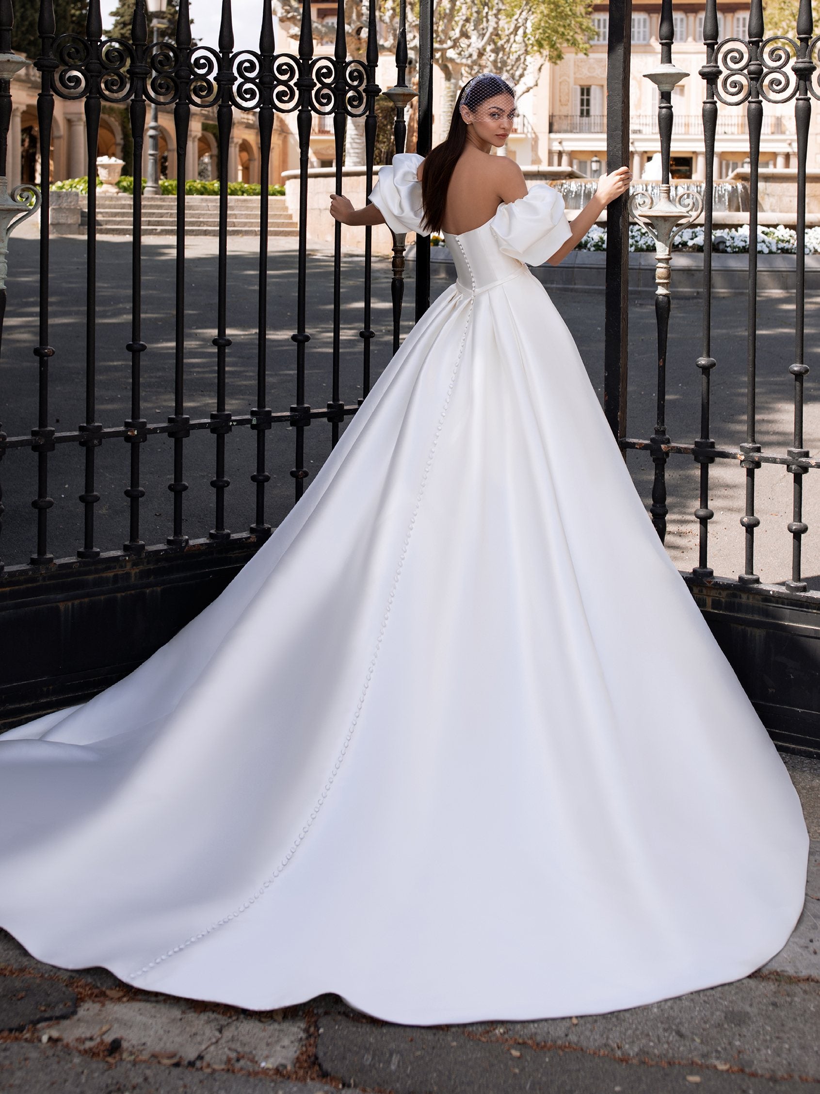 3D Flower and Organza Detailed Taffeta Gown – John Paul Ataker