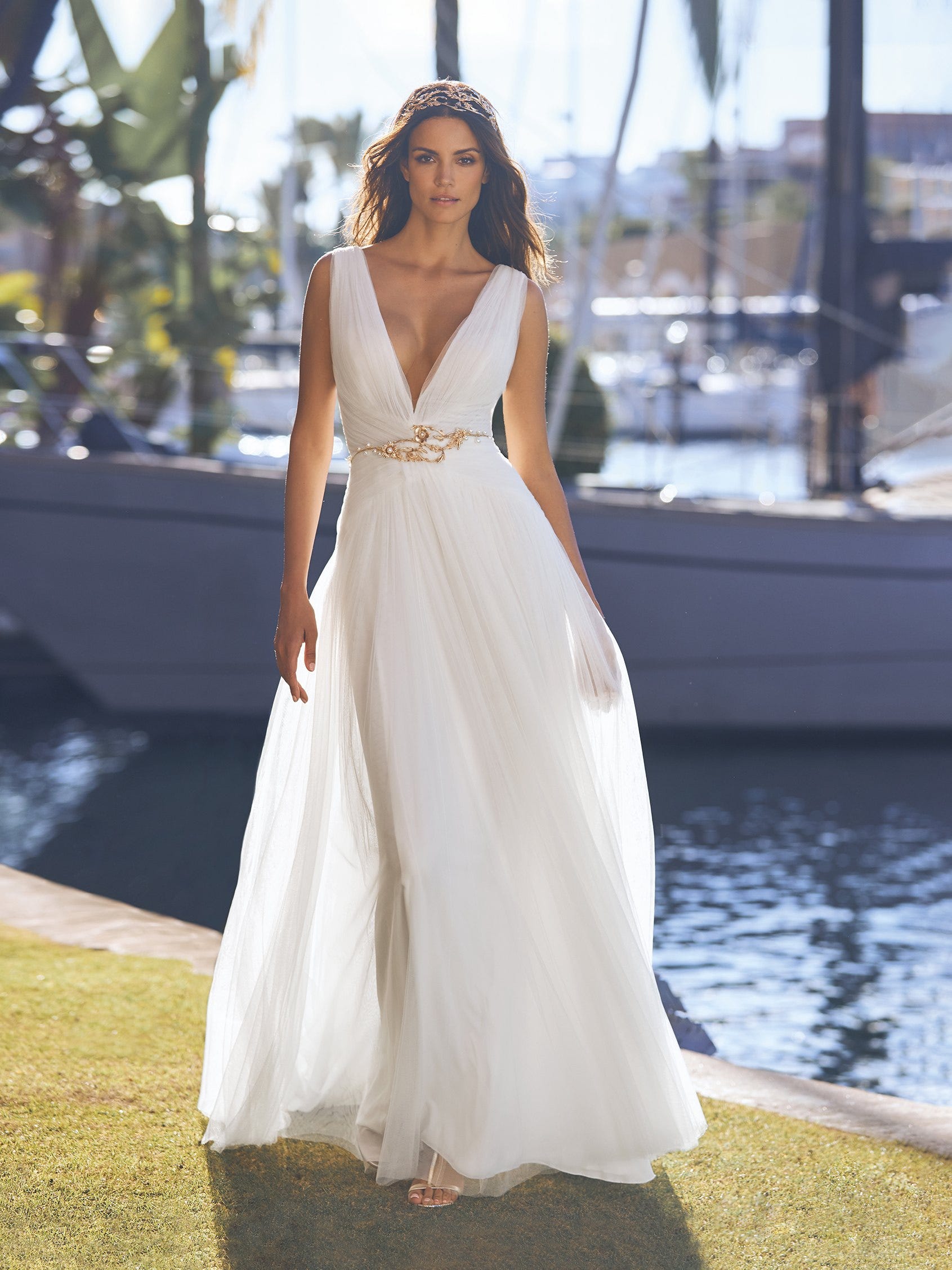 Grecian Backless Beach Wedding Dresses V Neck Flowing Vintage Boho Bridal  Dress A Line Vintage Greek Goddess Wedding Gown Summer S219y 2024 from  nanna11, $103.83 | DHgate Mobile