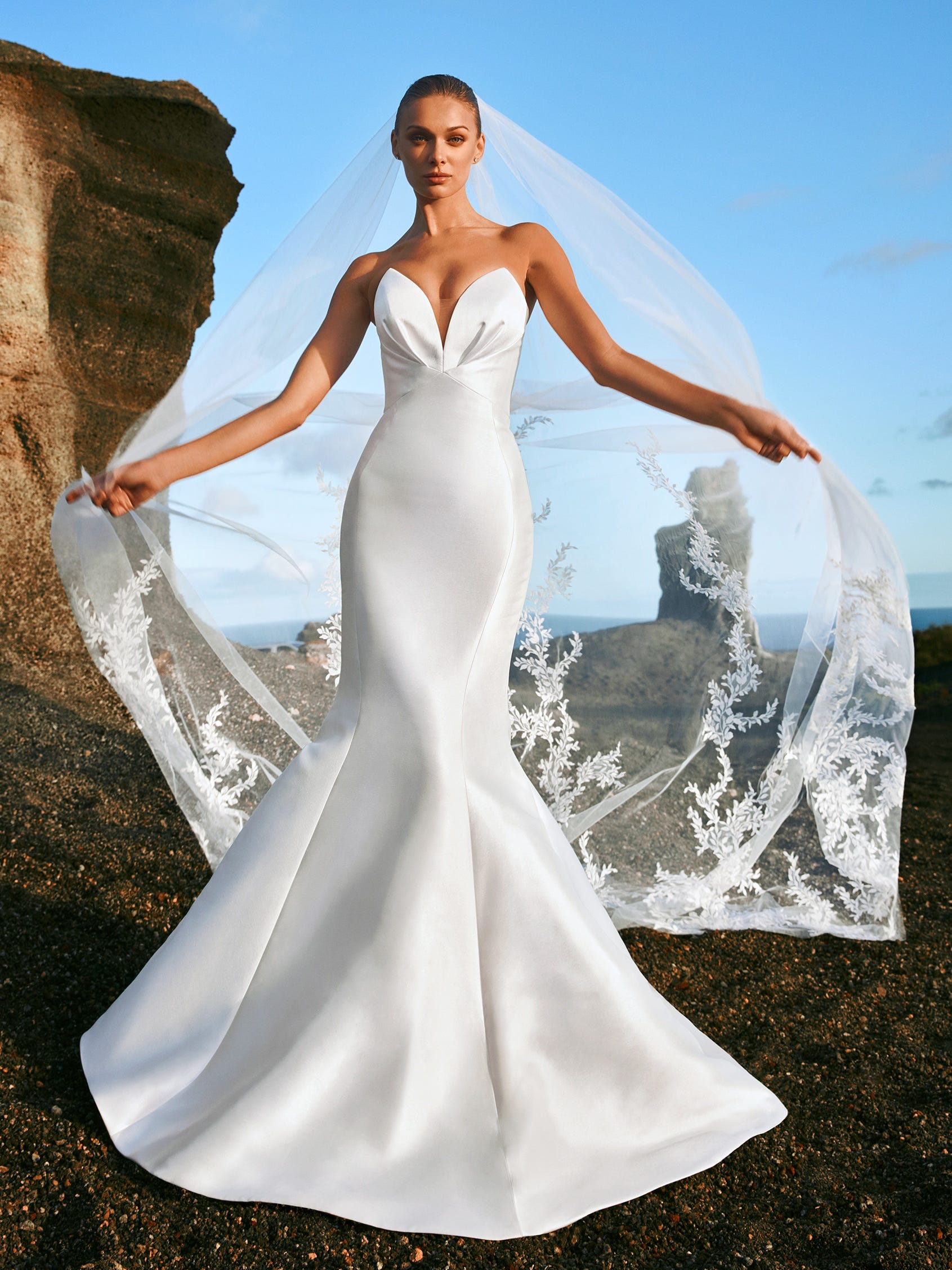 Black Simple Elegant Strapless Satin Fitted Mermaid Long Women Evening –  bridalsew