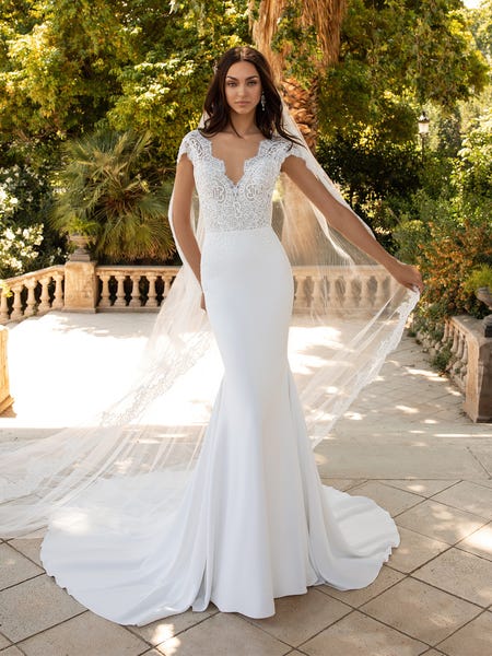 lovely-wedding-dress-mermaid-with-short-sleeves-and-lace