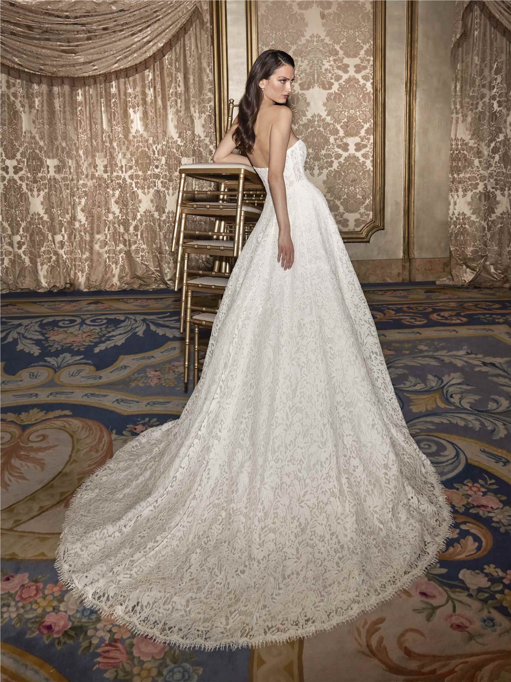 MYRMEX | A-line wedding dress with sweetheart neckline and high