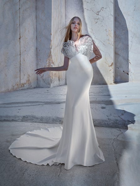 narcisa sleeveless crepe mermaid wedding dress front