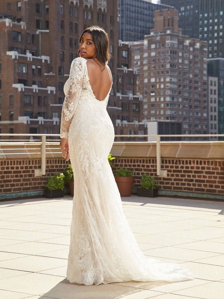 PANJIN Mermaid wedding dress with bateau neckline Pronovias