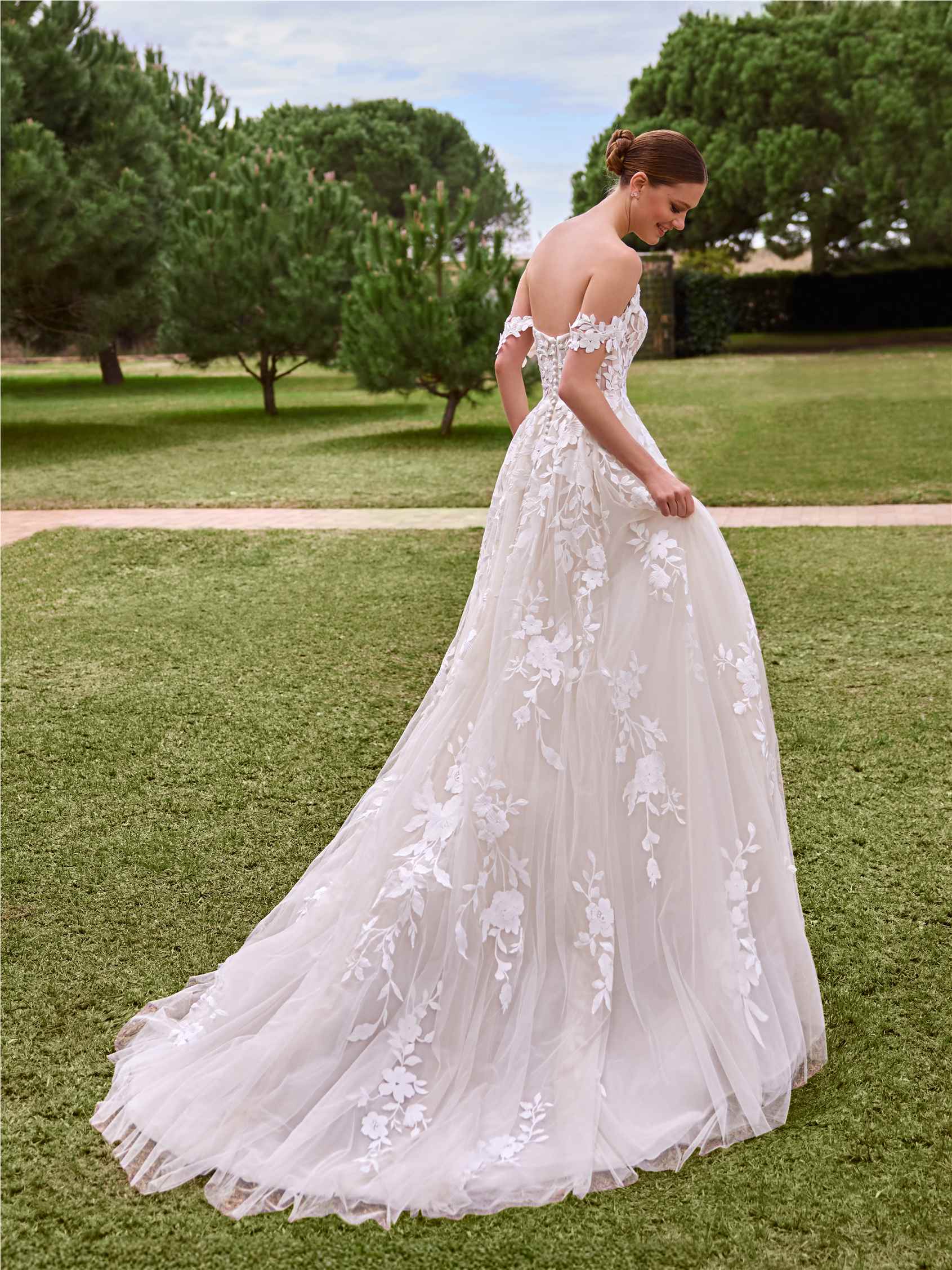 SYBIL | Strapless princess wedding dress with detachable sleeves