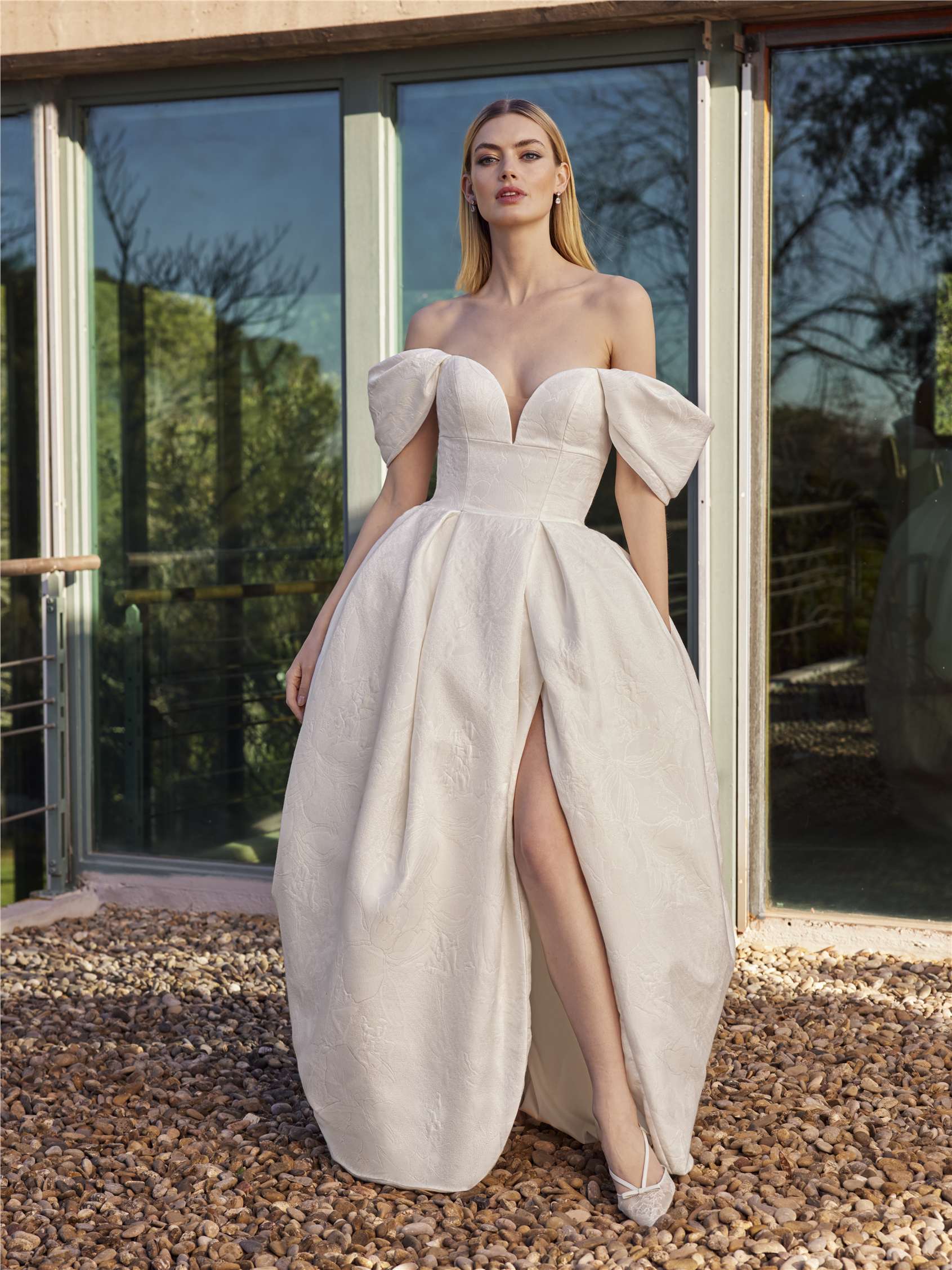 Classic Wedding Dresses | Pronovias Classic Wedding Dresses | Pronovias