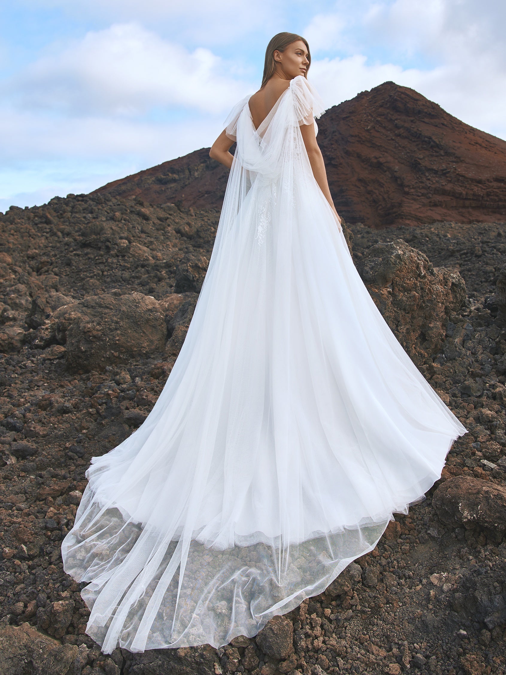 Vestido de novia con capa pronovias clearance