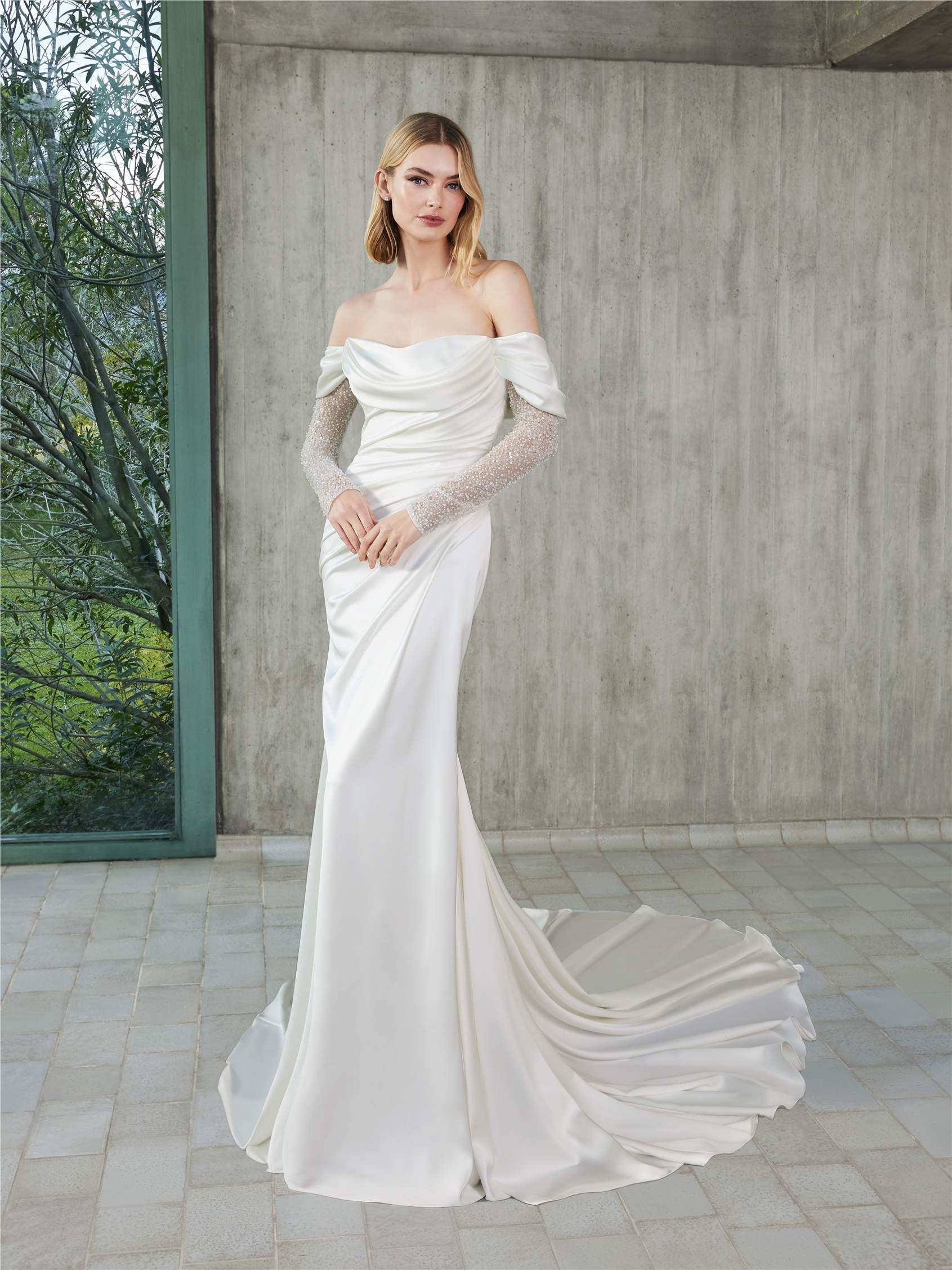 SOLLEMN | A-Line wedding dress with bateau neckline | Pronovias SOLLEMN | A-Line wedding dress with bateau neckline | Pronovias