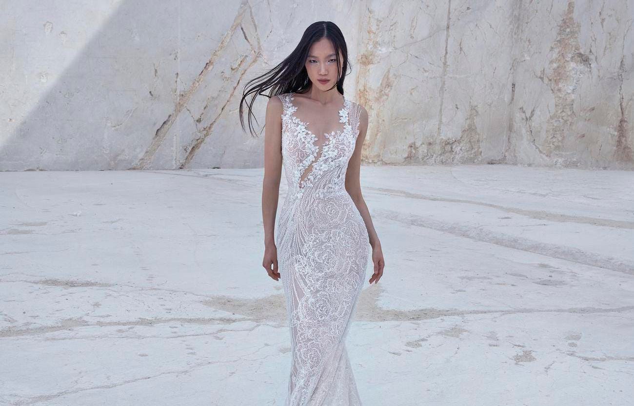 Romantic And Sexy Lace Fitted Gown | Kleinfeld Bridal