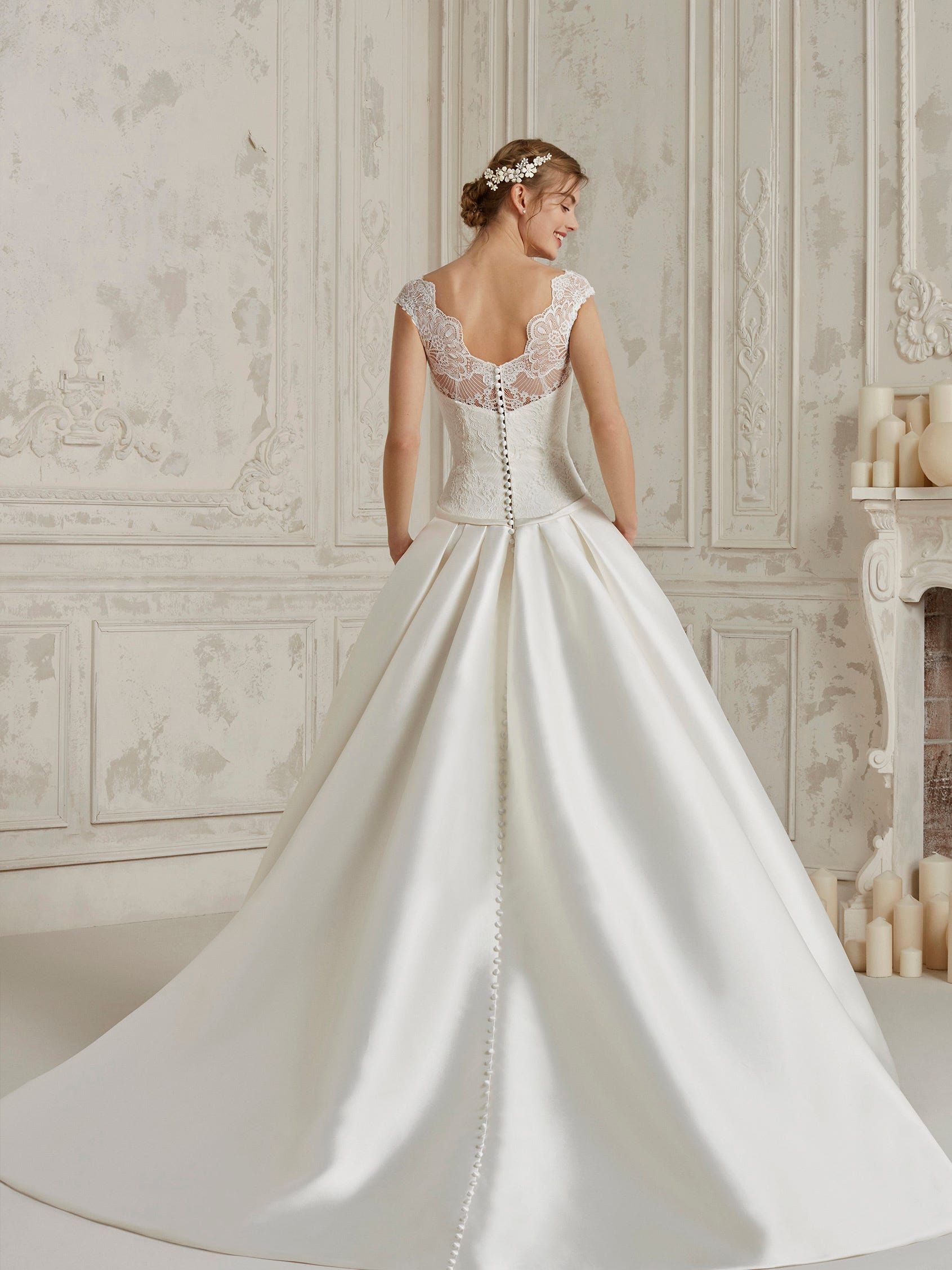 Pronovias | Fall in love with your perfect wedding dress!