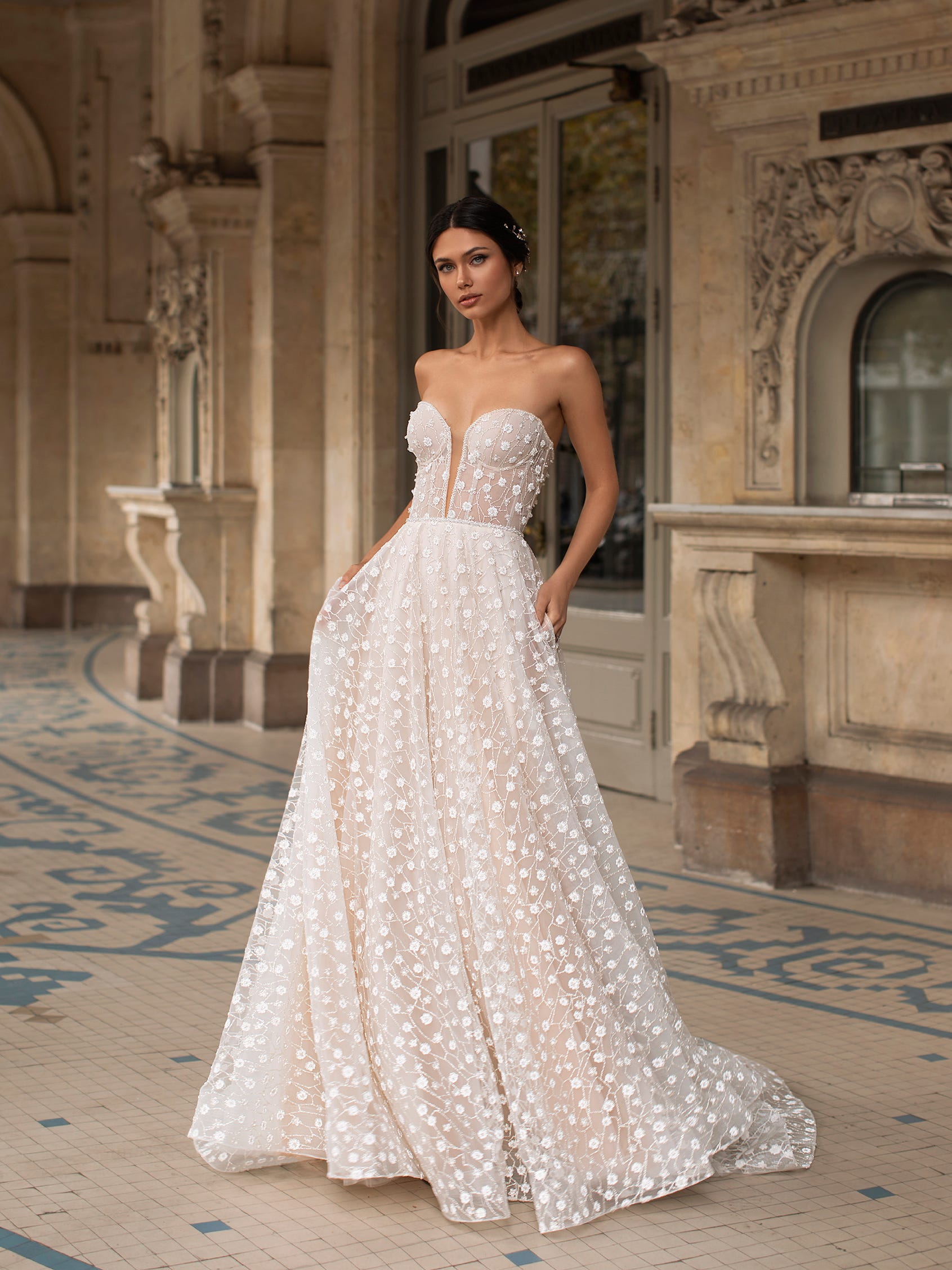 La belleza viene en frascos Encuentra el vestido perfecto para tu ceremonia | Pronovias