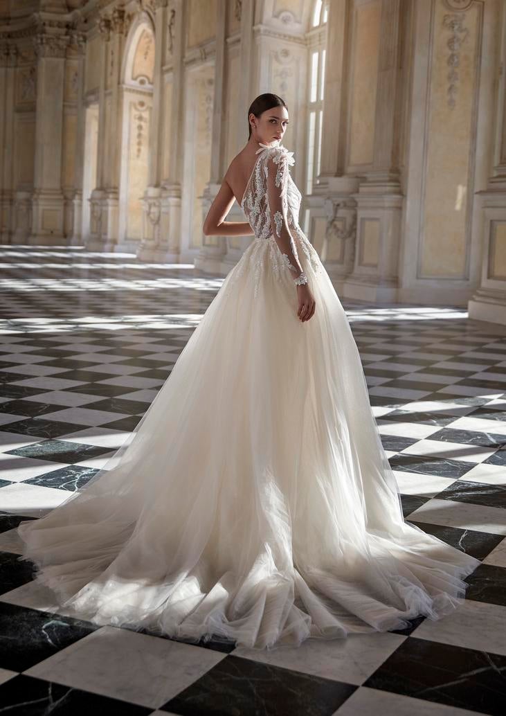 Convertible Wedding Dresses for Versatile Elegance Pronovias