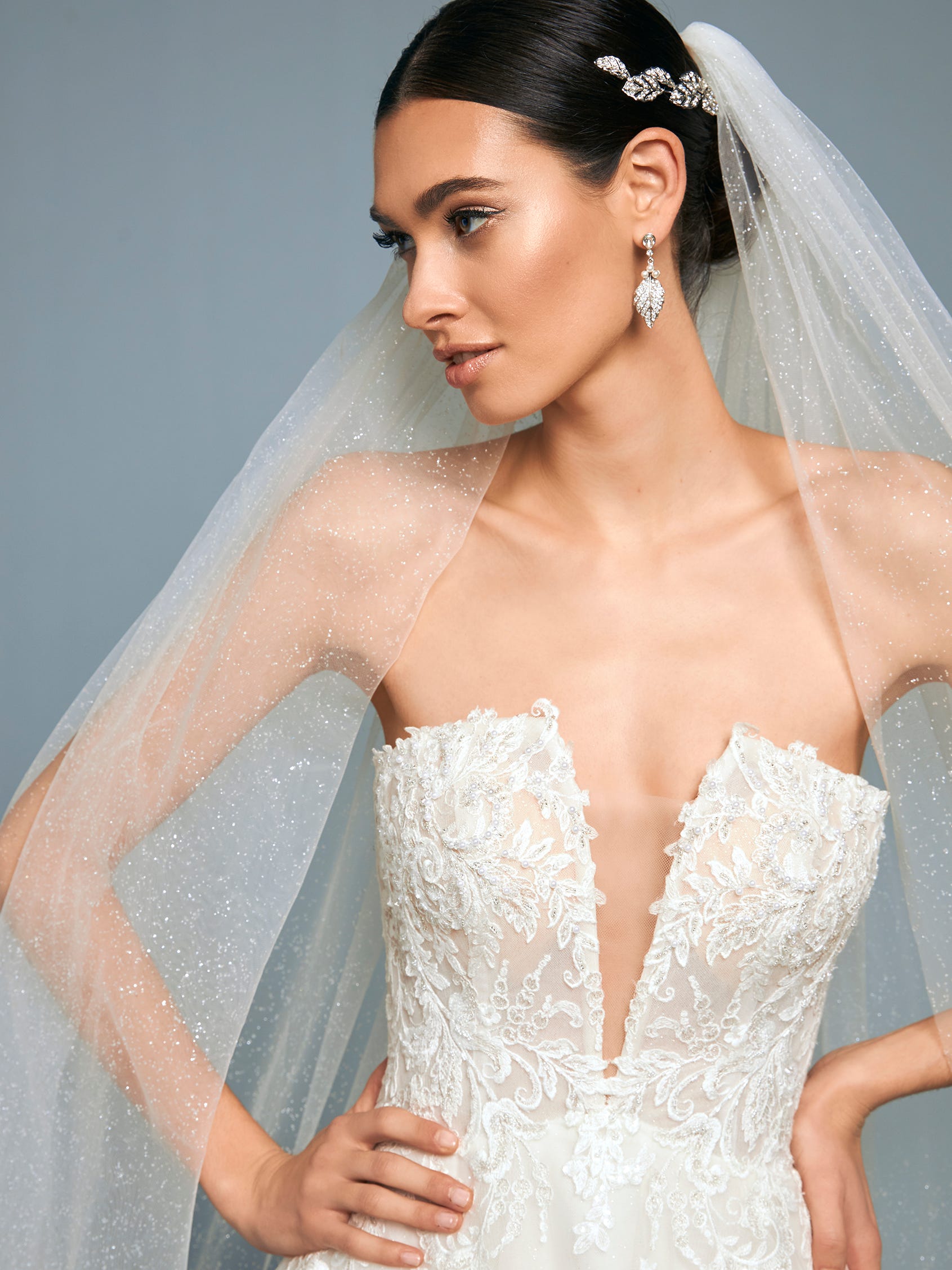 Which wedding veil for which wedding dress? Take a look at this quick guide  from Pronovias and dress your head in style on your dream day