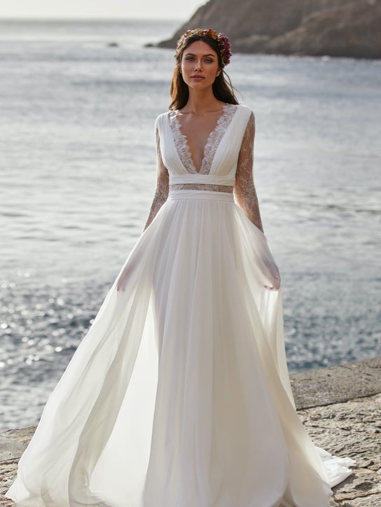 Atelier Pronovias 'CANNES' Wedding Dress Sample